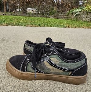 Wonder Nation Boys Camo Trimmed in Black Skate Shoes